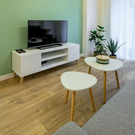 Rentplanet - Bernardynska Apartamento